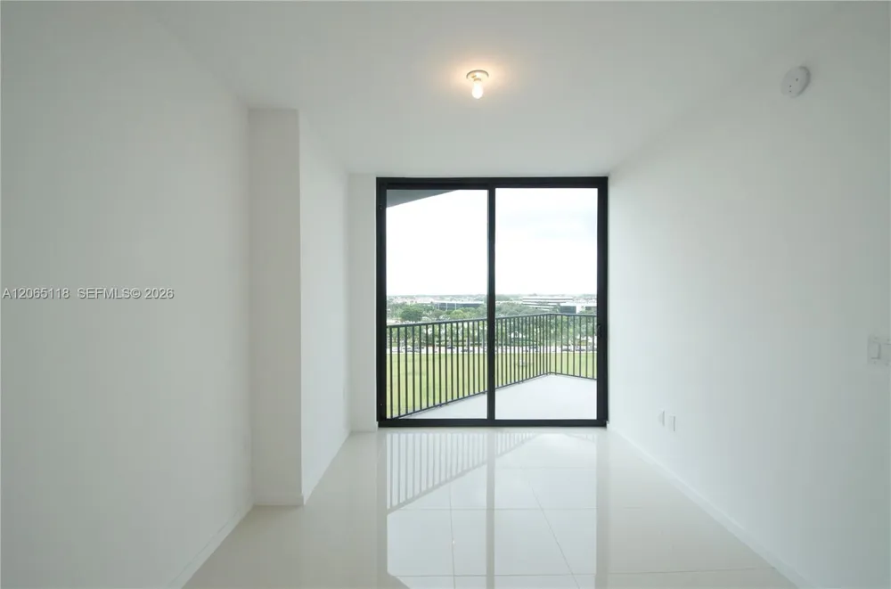 5300 Paseo Blvd #709 Doral, FL 33166