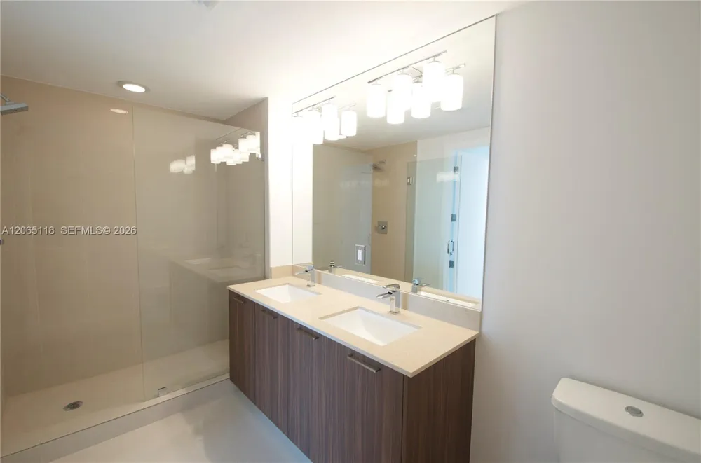 5300 Paseo Blvd #709 Doral, FL 33166