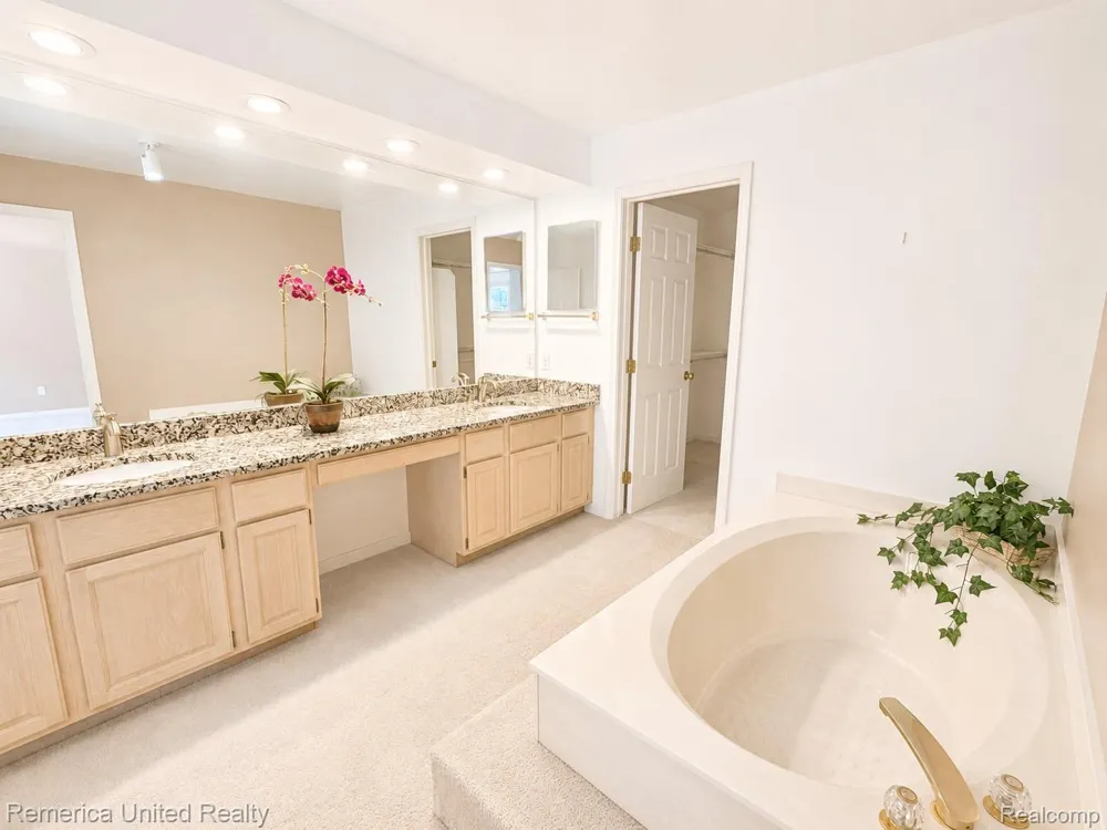 39656 Village Run Drive Northville Township, MI 48168
