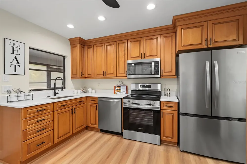 3010 LONGBROOKE WAY Clearwater, FL 33760