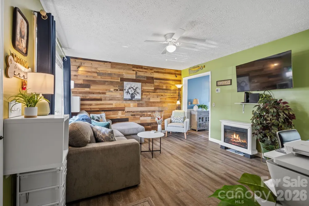 109 Loch Haven Road Swannanoa, NC 28778