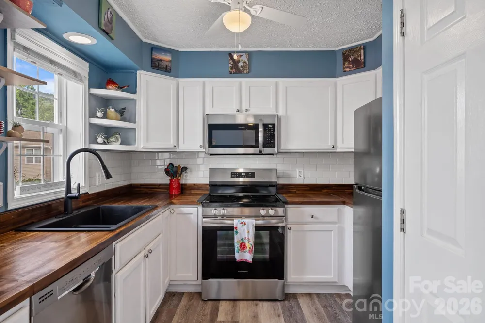 109 Loch Haven Road Swannanoa, NC 28778