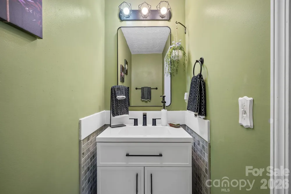 109 Loch Haven Road Swannanoa, NC 28778