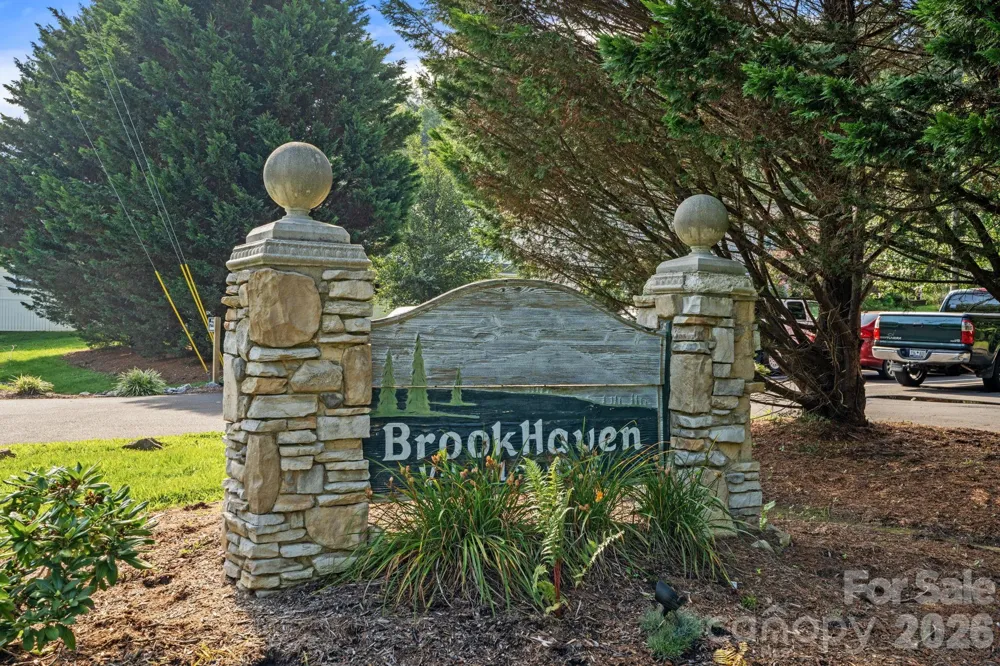 109 Loch Haven Road Swannanoa, NC 28778