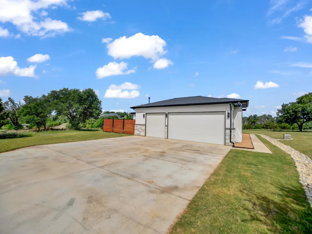 1050 Kingsley Court Weatherford, TX 76087