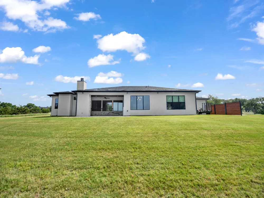 1050 Kingsley Court Weatherford, TX 76087
