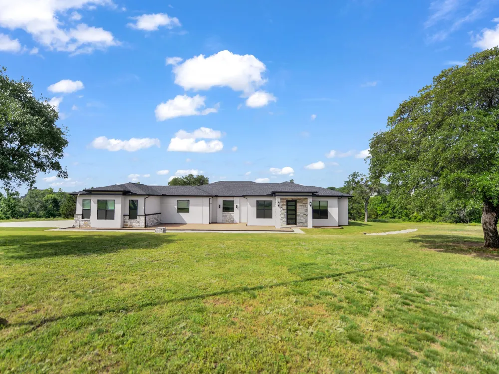 1050 Kingsley Court Weatherford, TX 76087