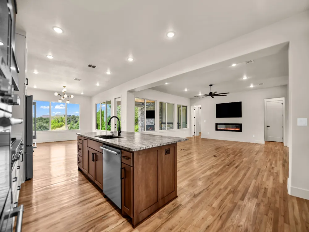 1050 Kingsley Court Weatherford, TX 76087