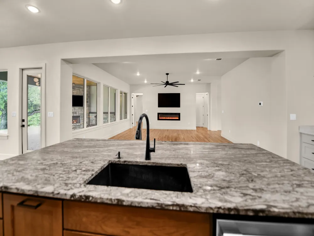 1050 Kingsley Court Weatherford, TX 76087