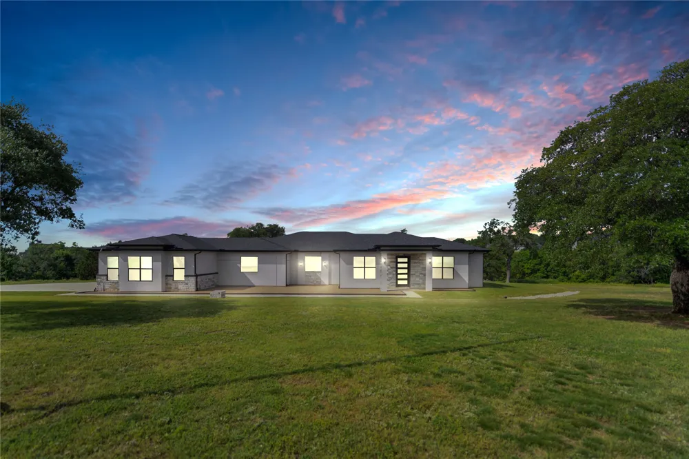1050 Kingsley Court Weatherford, TX 76087