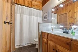 111 Oak Tree Lane Hickory Creek, TX 75065