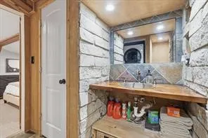 111 Oak Tree Lane Hickory Creek, TX 75065