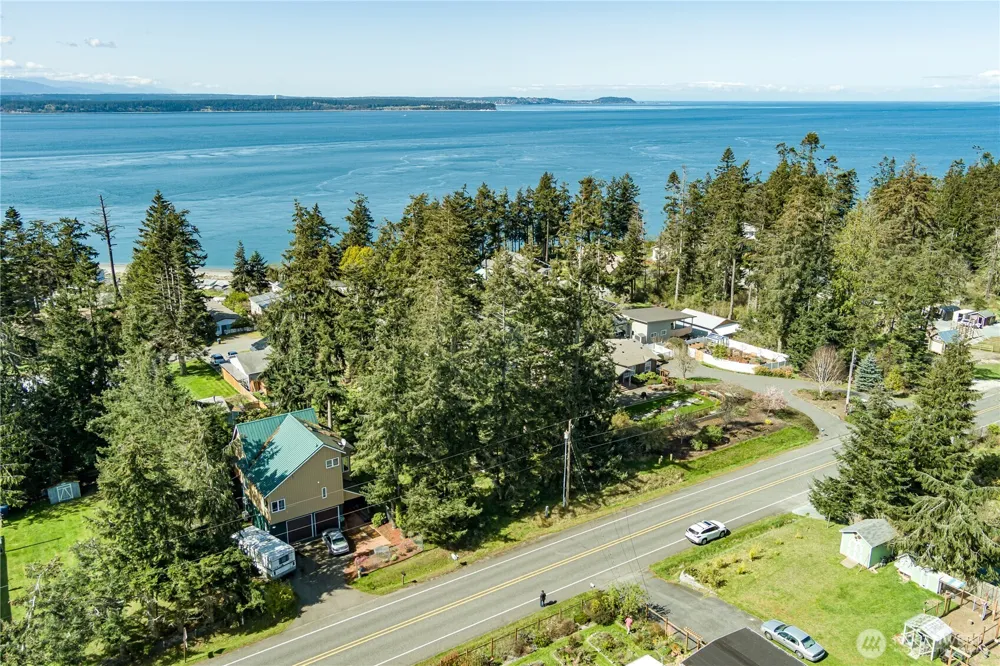 3544 Smugglers Cove Road Greenbank, WA 98253