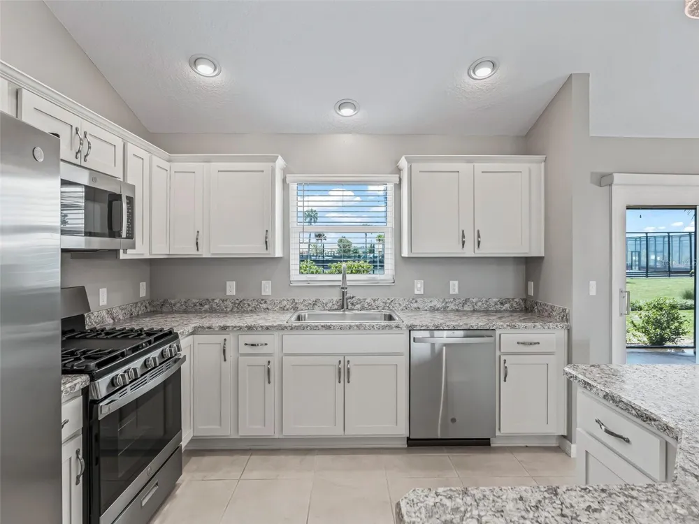2816 NAVY HILL CIRCLE The Villages, FL 32163