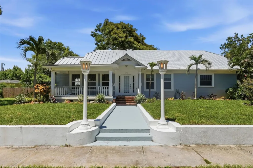 4227 2ND AVENUE St Petersburg, FL 33713