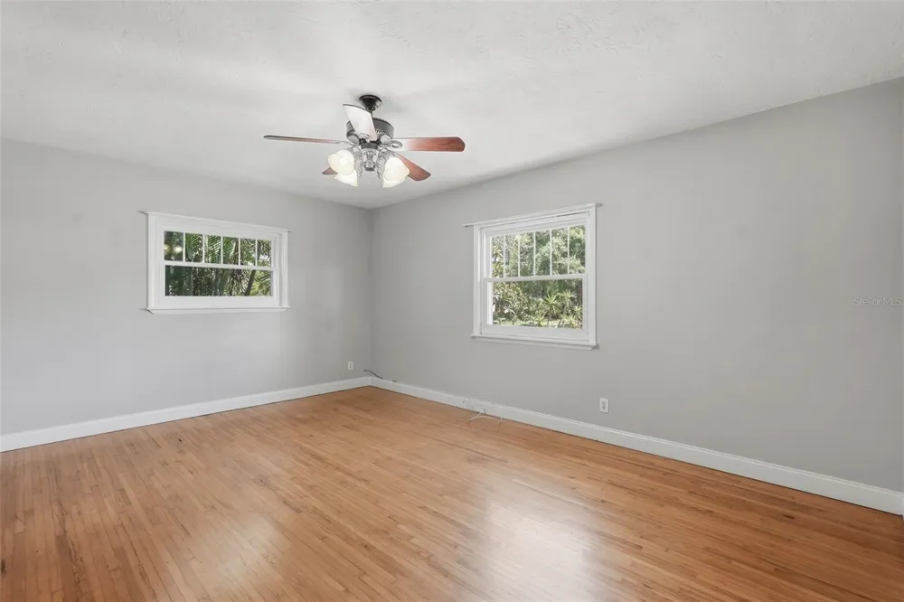 4227 2ND AVENUE St Petersburg, FL 33713