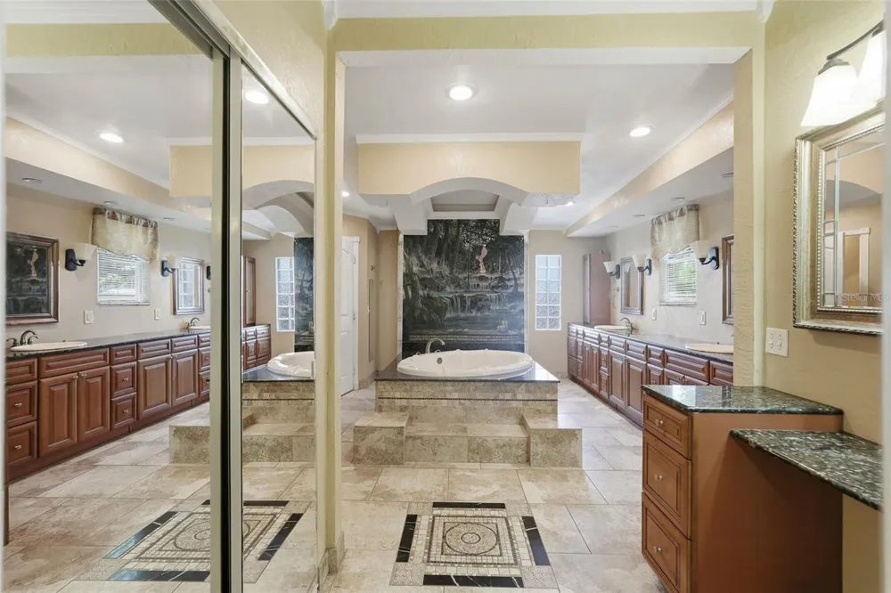 4227 2ND AVENUE St Petersburg, FL 33713