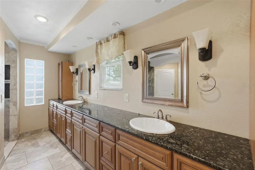 4227 2ND AVENUE St Petersburg, FL 33713