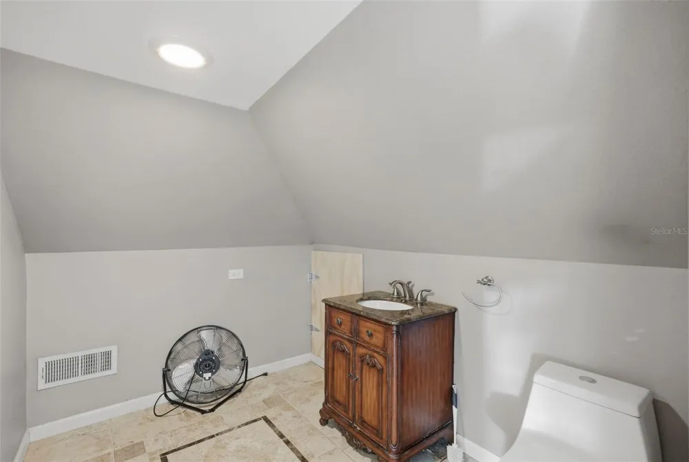 4227 2ND AVENUE St Petersburg, FL 33713