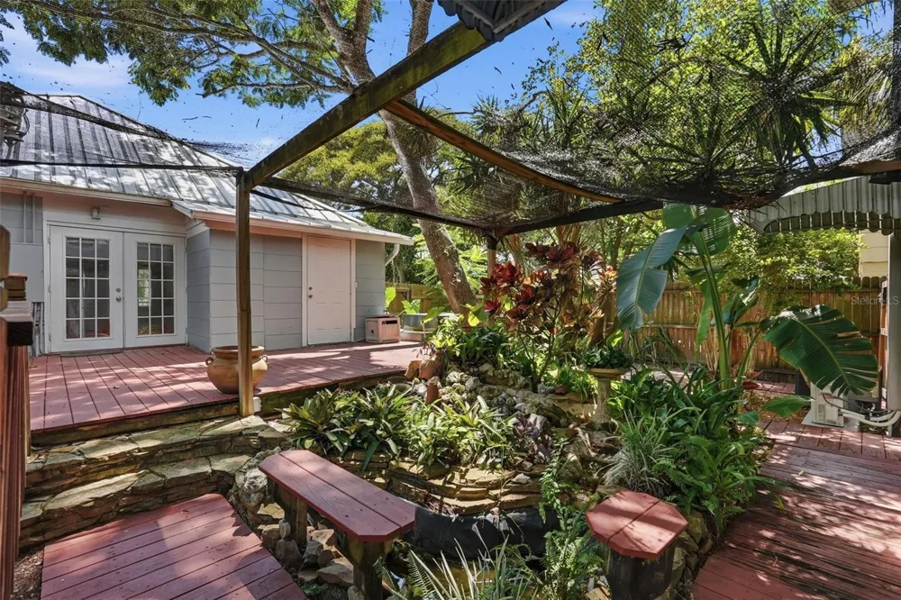 4227 2ND AVENUE St Petersburg, FL 33713