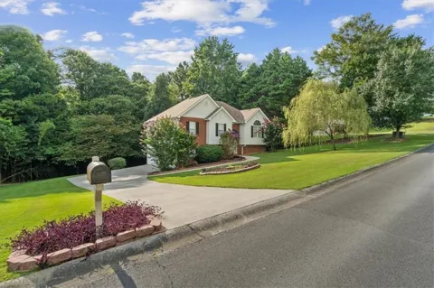130 Orchard Way SE