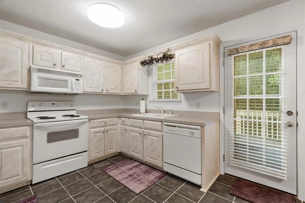 130 Orchard Way SE Calhoun, GA 30701