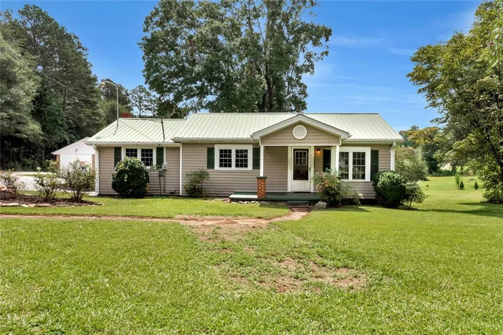 1707 Buena Vista Drive Toccoa, GA 30577