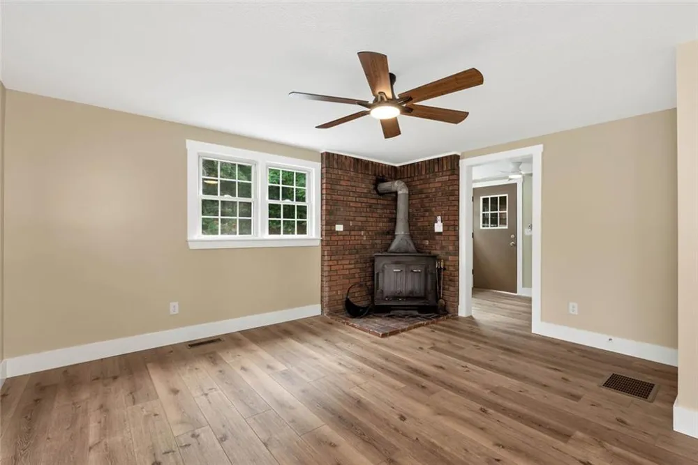 1707 Buena Vista Drive Toccoa, GA 30577