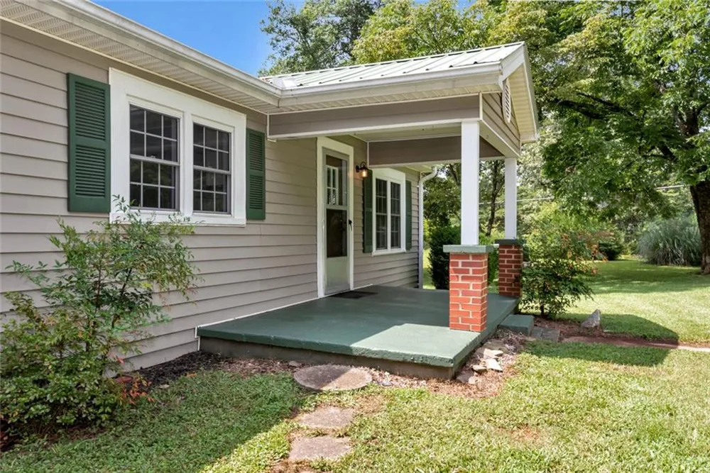 1707 Buena Vista Drive Toccoa, GA 30577