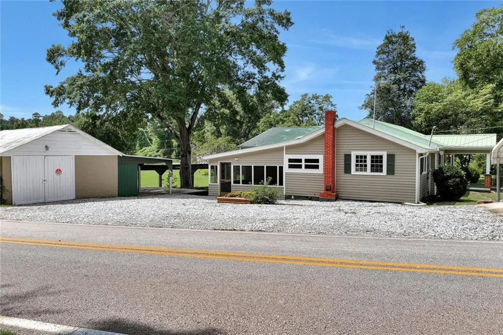1707 Buena Vista Drive Toccoa, GA 30577