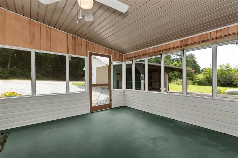 1707 Buena Vista Drive Toccoa, GA 30577