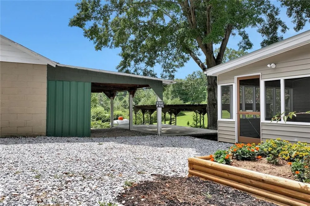 1707 Buena Vista Drive Toccoa, GA 30577