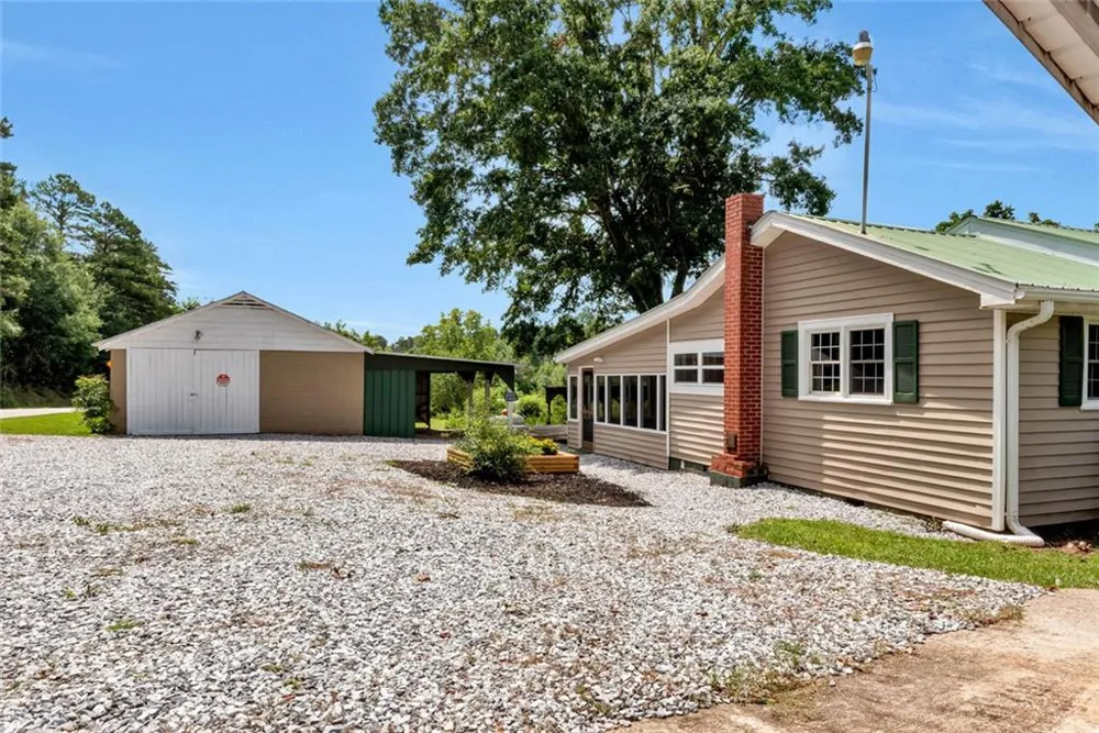 1707 Buena Vista Drive Toccoa, GA 30577