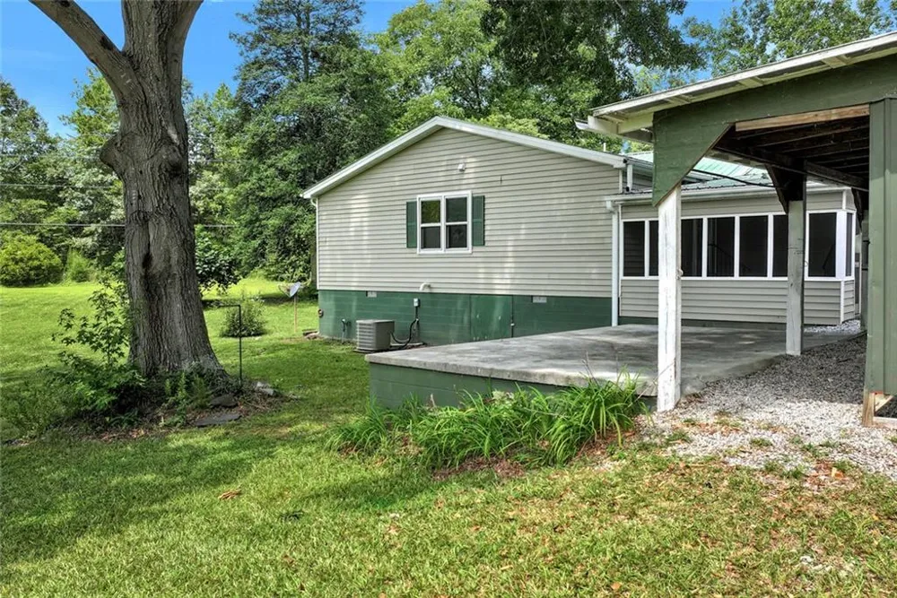 1707 Buena Vista Drive Toccoa, GA 30577