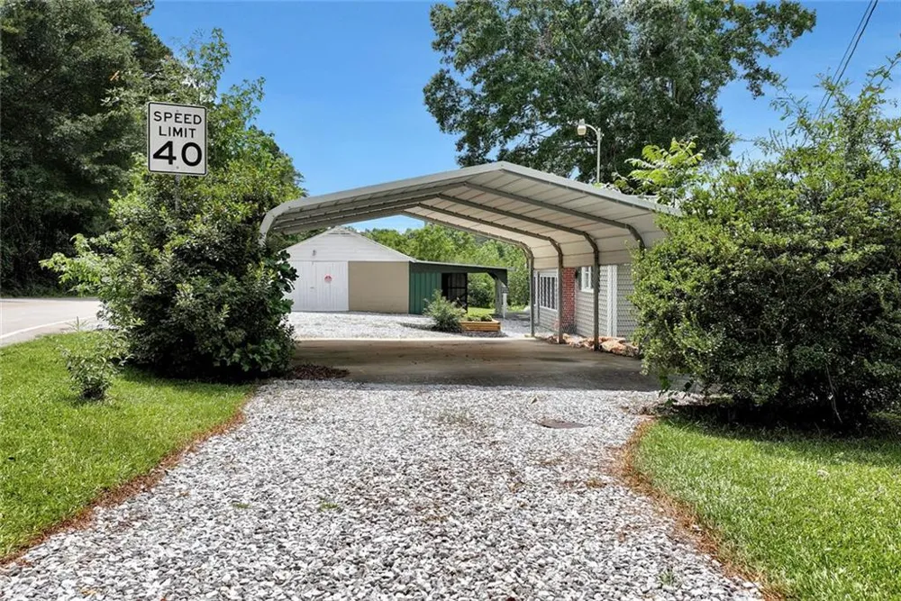 1707 Buena Vista Drive Toccoa, GA 30577
