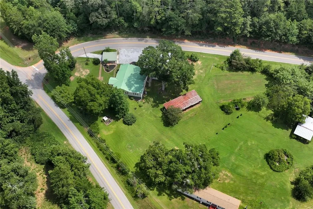 1707 Buena Vista Drive Toccoa, GA 30577