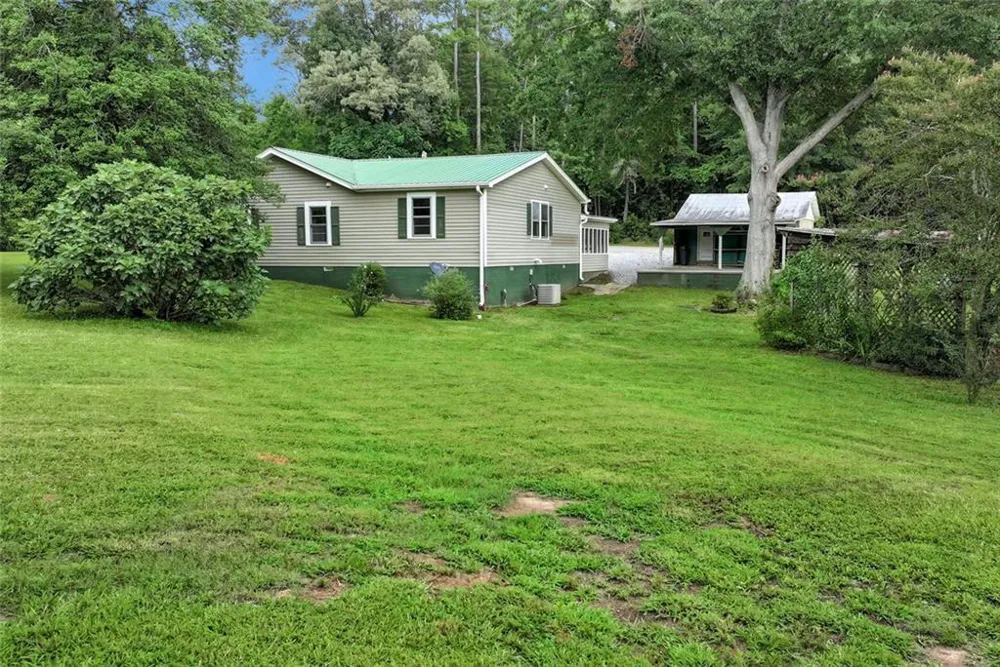 1707 Buena Vista Drive Toccoa, GA 30577
