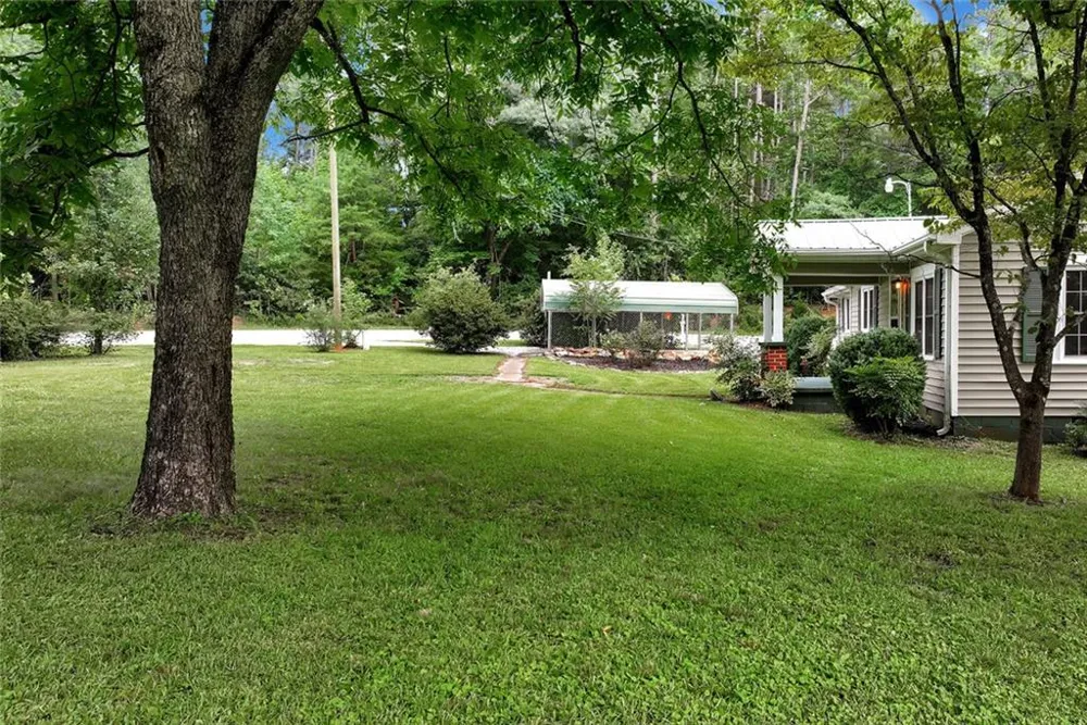 1707 Buena Vista Drive Toccoa, GA 30577