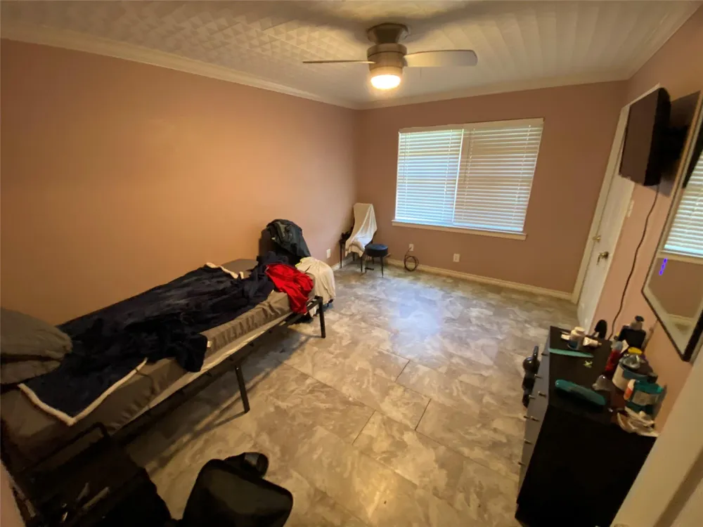 1025 Henderson Avenue Orange, TX 77630