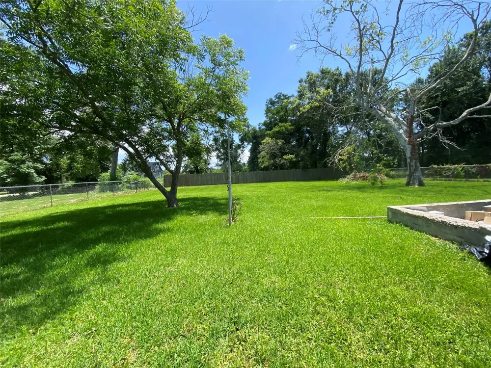 1025 Henderson Avenue Orange, TX 77630