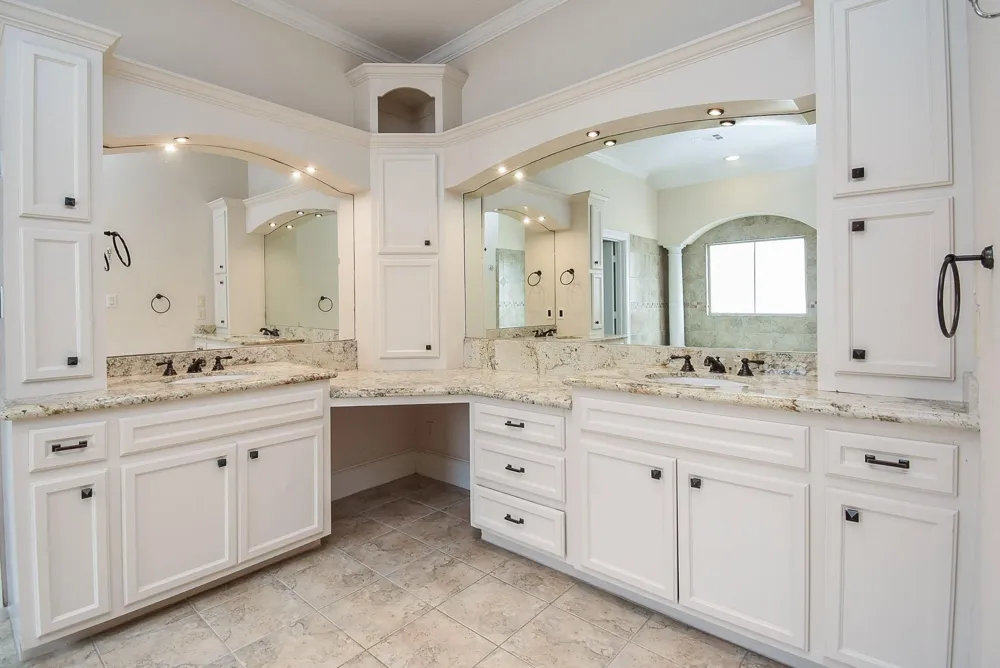 3213 Mcculloch Circle Houston, TX 77056
