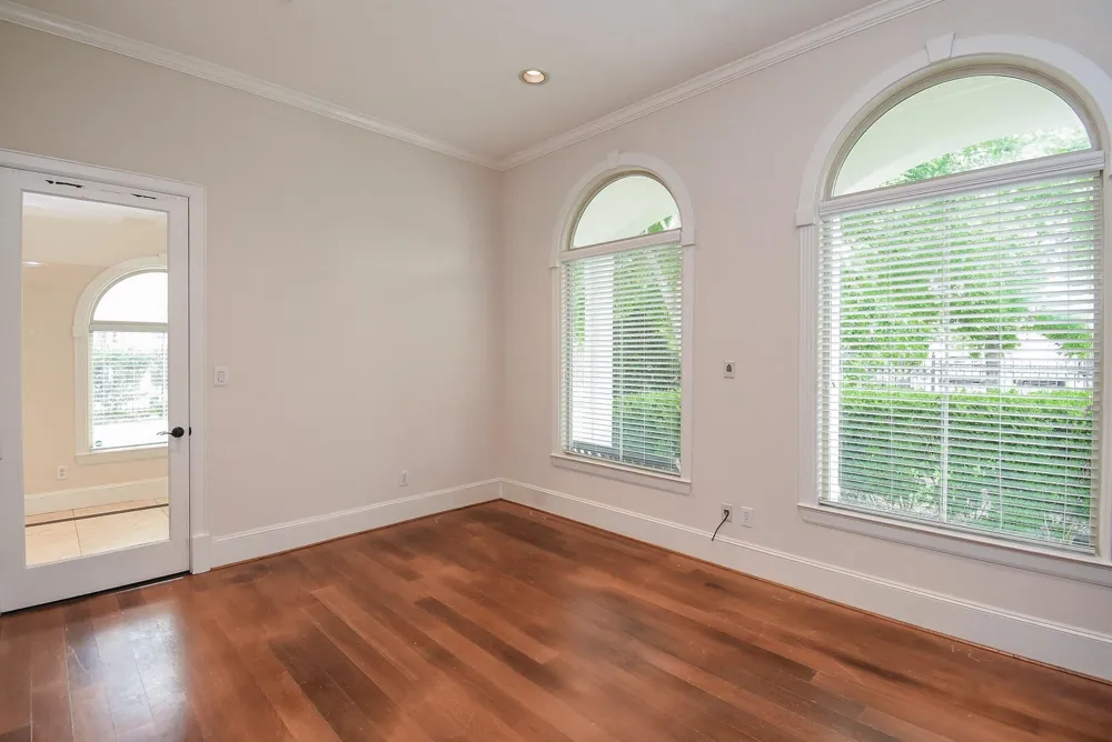 3213 Mcculloch Circle Houston, TX 77056