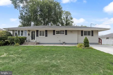 32 LARKIN ROAD