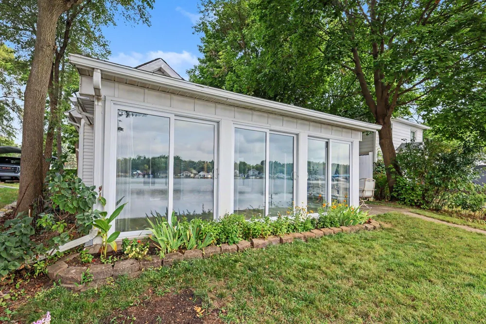 231 Lakeside Drive Leoni Township, MI 49254