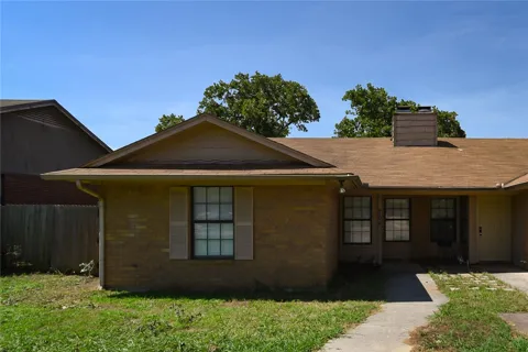 708 Woodland Court