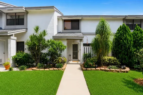 3435 CARAMBOLA CIRCLE S #2462