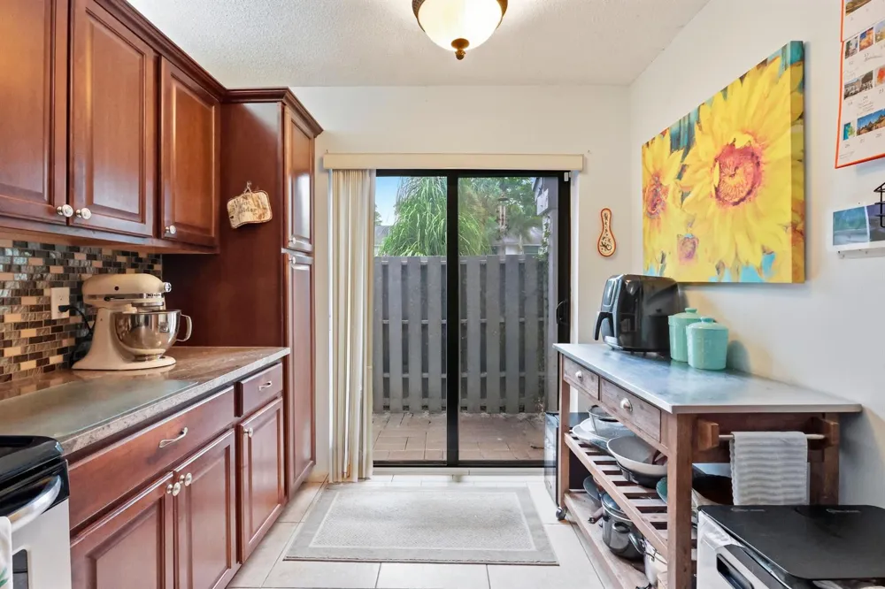 3435 CARAMBOLA CIRCLE S #2462 Coconut Creek, FL 33066