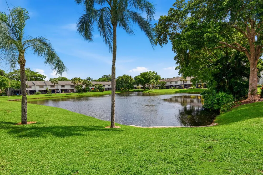 3435 CARAMBOLA CIRCLE S #2462 Coconut Creek, FL 33066