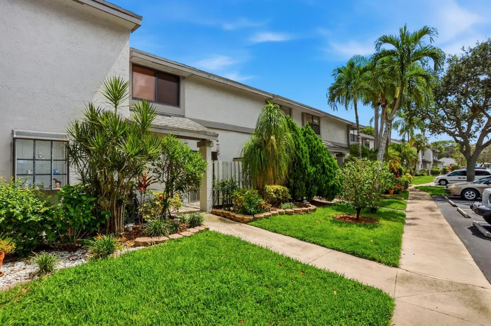 3435 CARAMBOLA CIRCLE S #2462 Coconut Creek, FL 33066