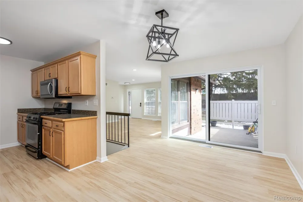 40526 Newport Drive Plymouth Charter Township, MI 48170